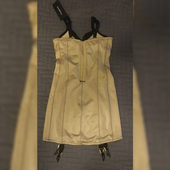 Charnos corselette 32 c - Picture 2 of 2